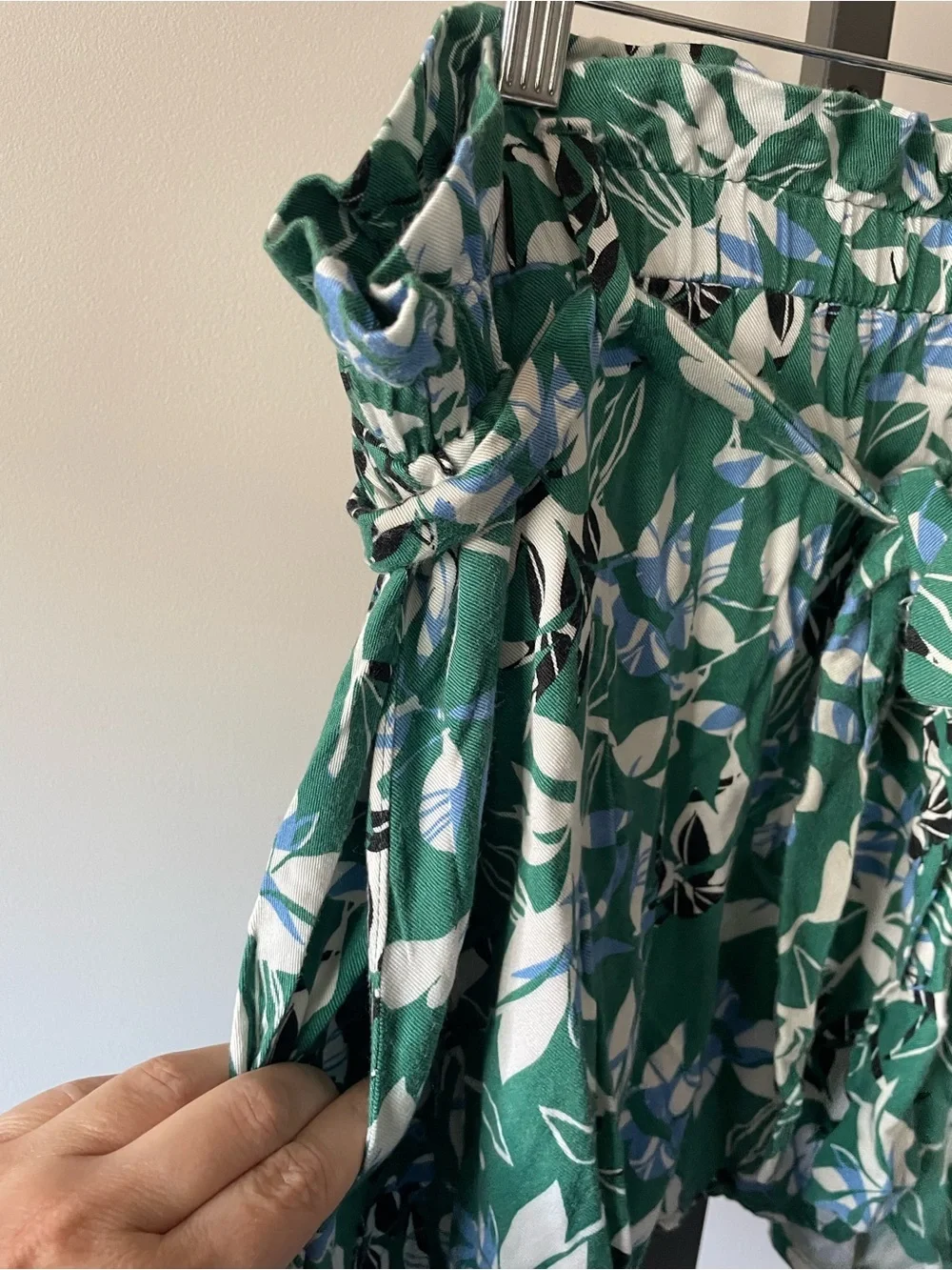 Eloquii Floral Shorts Flowy Waist Tie Green Botanical Plus Size 18 - Picture 3 of 6